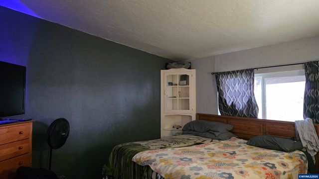 30540 Priceboro Dr, Harrisburg, OR 97446