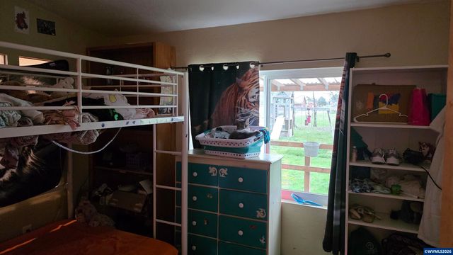 30540 Priceboro Dr, Harrisburg, OR 97446