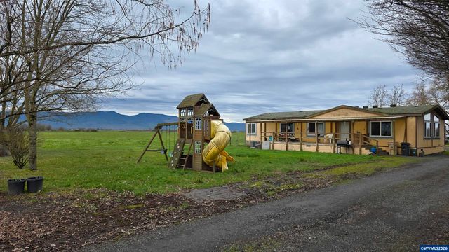 30540 Priceboro Dr, Harrisburg, OR 97446