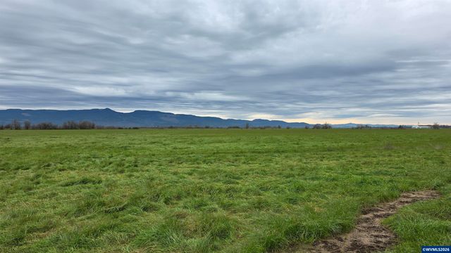 30540 Priceboro Dr, Harrisburg, OR 97446