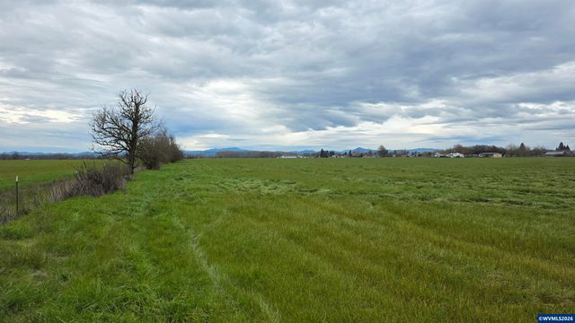 30540 Priceboro Dr, Harrisburg, OR 97446