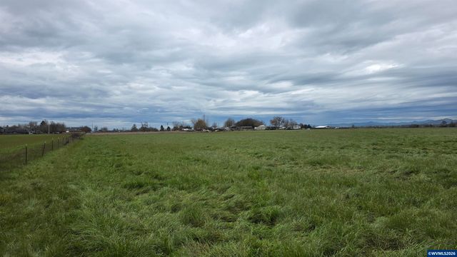 30540 Priceboro Dr, Harrisburg, OR 97446