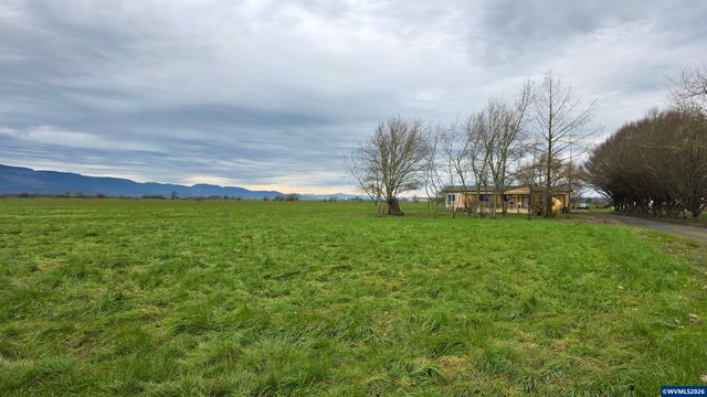 30540 Priceboro Dr, Harrisburg, OR 97446
