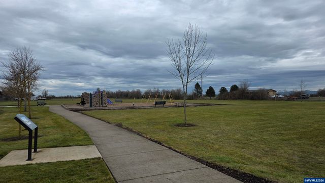 30540 Priceboro Dr, Harrisburg, OR 97446
