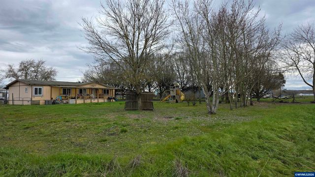 30540 Priceboro Dr, Harrisburg, OR 97446