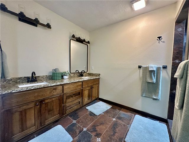 410 LCR 890, Jewett, TX 75846