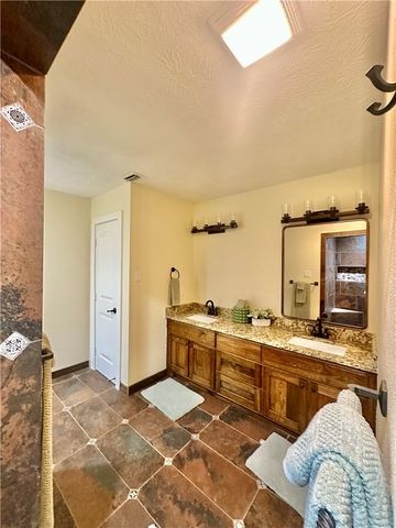 410 LCR 890, Jewett, TX 75846