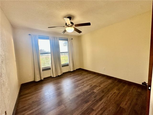 410 LCR 890, Jewett, TX 75846