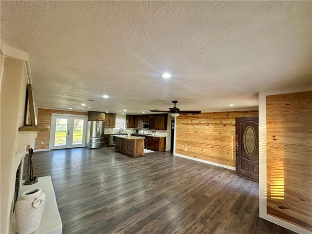 410 LCR 890, Jewett, TX 75846