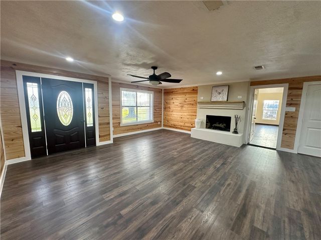 410 LCR 890, Jewett, TX 75846