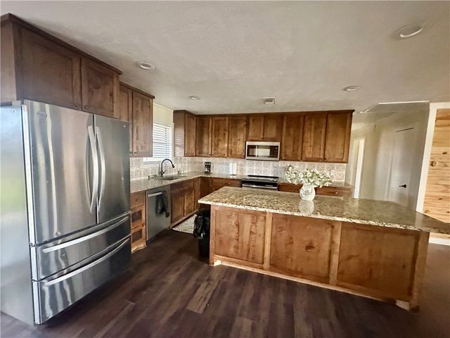 410 LCR 890, Jewett, TX 75846