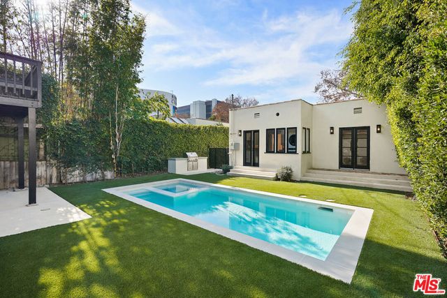 318 N Huntley Drive, West Hollywood, CA 90048