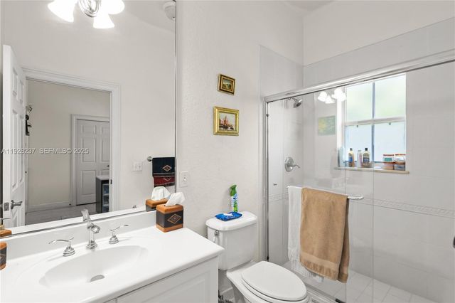 8366 SW 193rd St, Cutler Bay, FL 33157