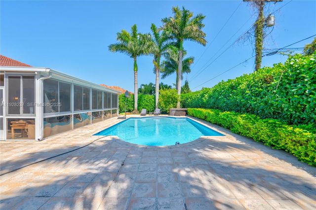 8366 SW 193rd St, Cutler Bay, FL 33157