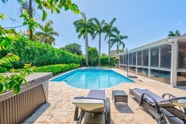 8366 SW 193rd St, Cutler Bay, FL 33157