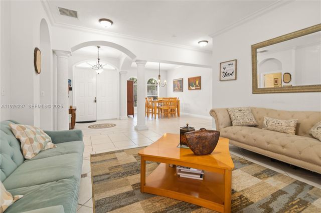 8366 SW 193rd St, Cutler Bay, FL 33157