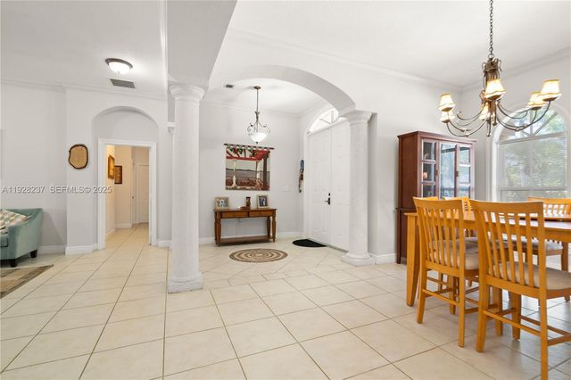 8366 SW 193rd St, Cutler Bay, FL 33157