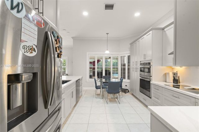 8366 SW 193rd St, Cutler Bay, FL 33157