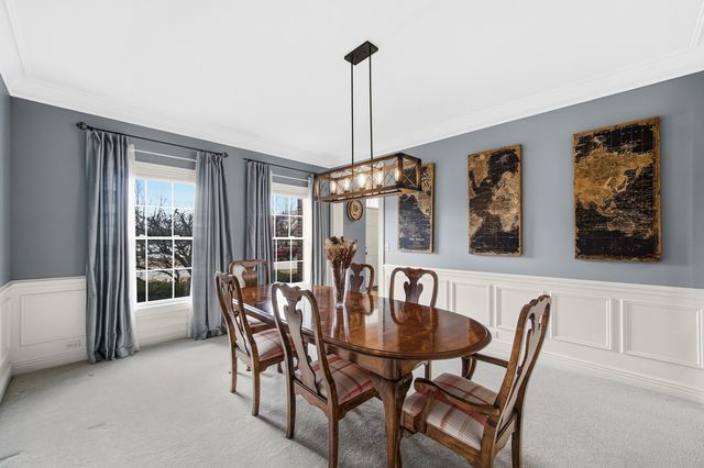 40W612 Blue Lake Circle N, St. Charles, IL 60175