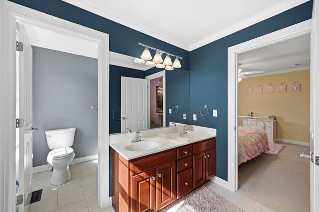 40W612 Blue Lake Circle N, St. Charles, IL 60175