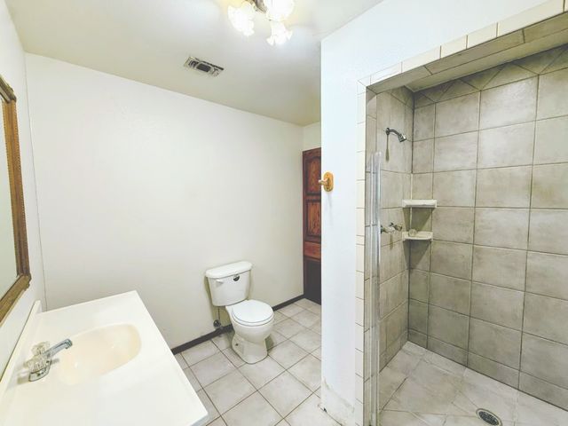 140 Pecan Street, Blossom, TX 75416