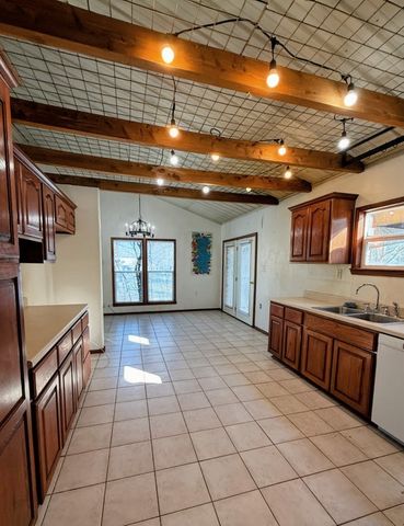 140 Pecan Street, Blossom, TX 75416