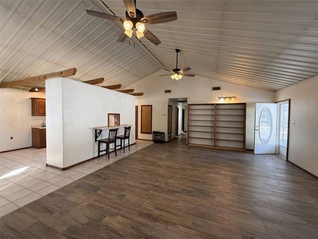 140 Pecan Street, Blossom, TX 75416