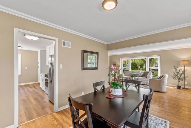 7438 N Seneca ROAD, Fox Point, WI 53217