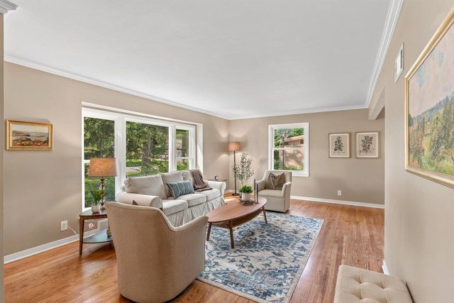 7438 N Seneca ROAD, Fox Point, WI 53217