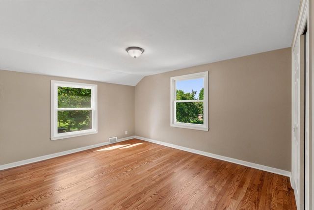 7438 N Seneca ROAD, Fox Point, WI 53217
