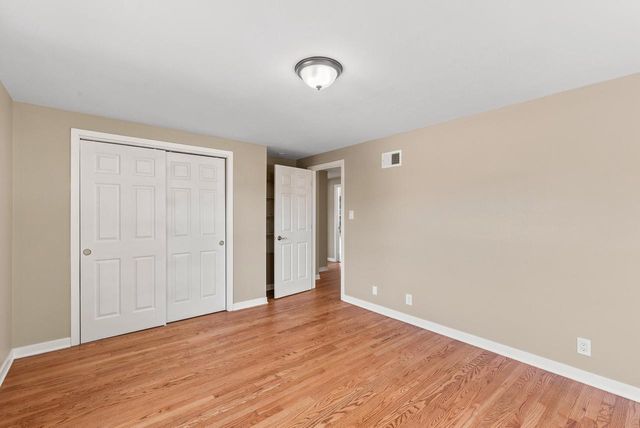 7438 N Seneca ROAD, Fox Point, WI 53217