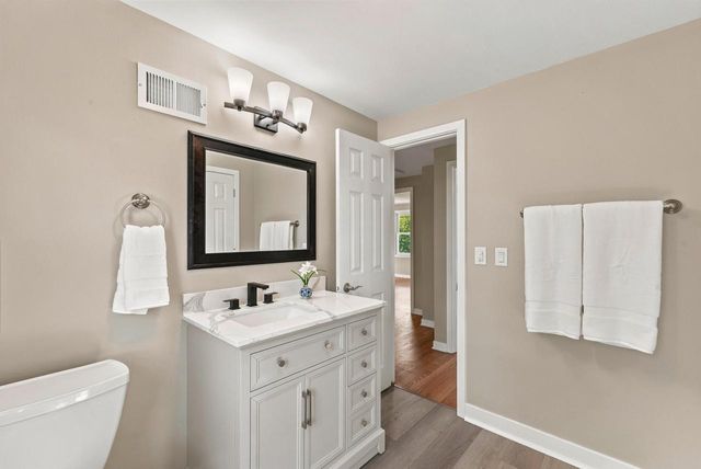7438 N Seneca ROAD, Fox Point, WI 53217