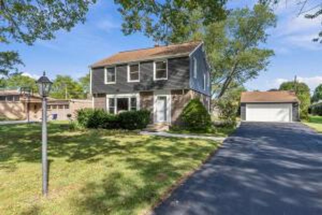 7438 N Seneca ROAD, Fox Point, WI 53217