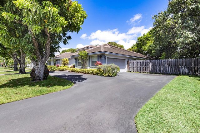 7749 SW 184th Way, Cutler Bay, FL 33157