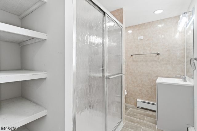 242 Midland Ave, Kearny Town, NJ 07032