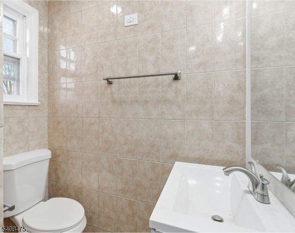 242 Midland Ave, Kearny Town, NJ 07032