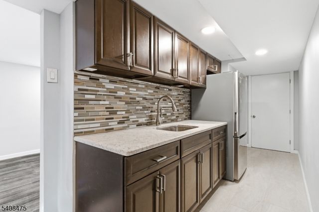 242 Midland Ave, Kearny Town, NJ 07032