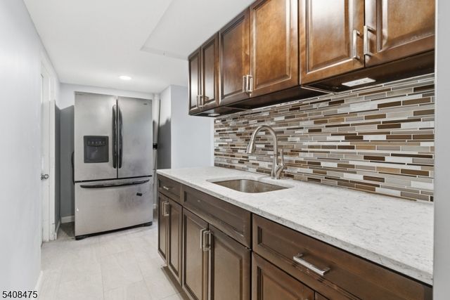 242 Midland Ave, Kearny Town, NJ 07032