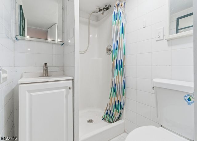 242 Midland Ave, Kearny Town, NJ 07032