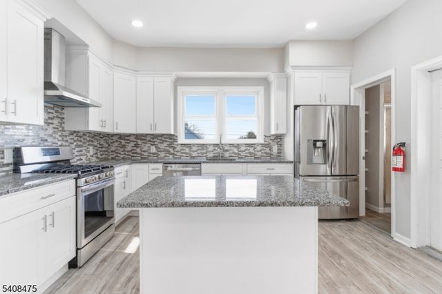 242 Midland Ave, Kearny Town, NJ 07032