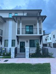 4227 NW 83rd Path, Doral, FL 33166