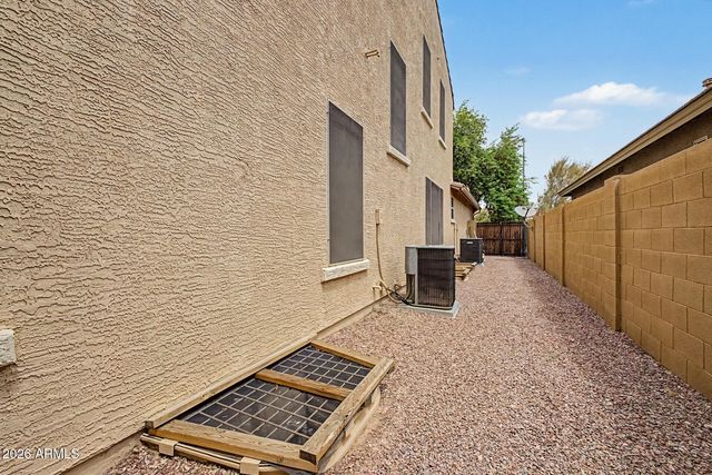 1577 W SWAN Place, Chandler, AZ 85286