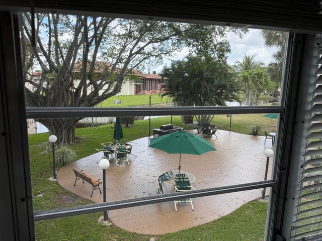 3001 NW 46th Avenue 204, Lauderdale Lakes, FL 33313