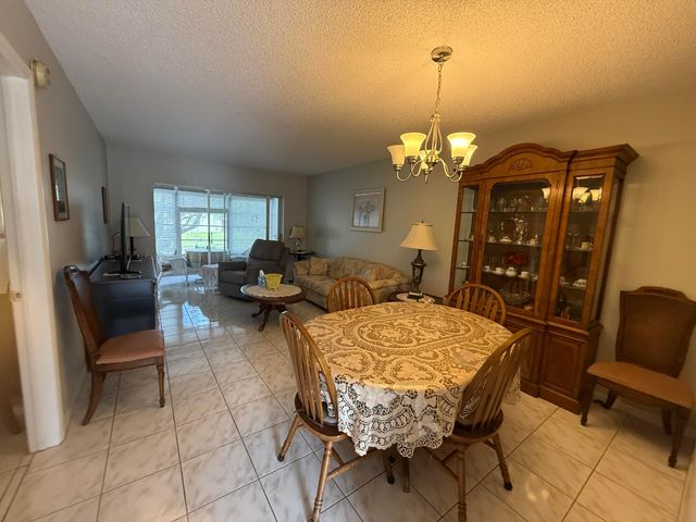3001 NW 46th Avenue 204, Lauderdale Lakes, FL 33313