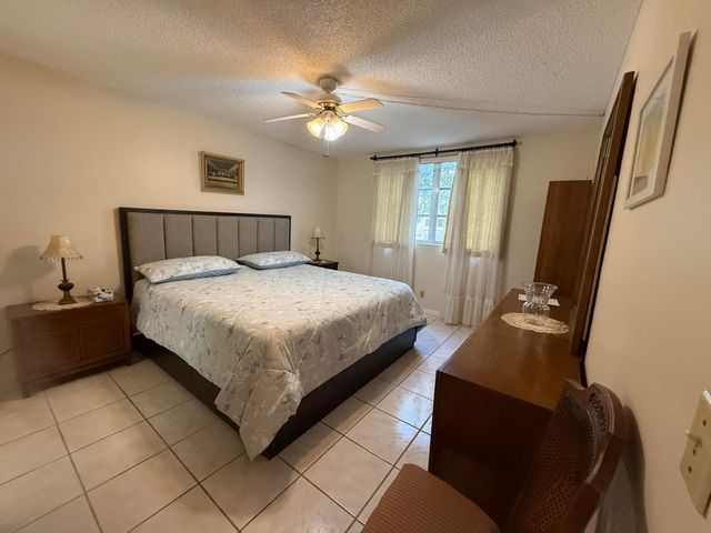 3001 NW 46th Avenue 204, Lauderdale Lakes, FL 33313