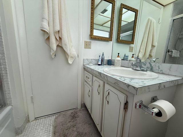 3001 NW 46th Avenue 204, Lauderdale Lakes, FL 33313