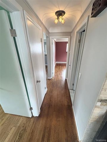 22435 Lange Street, Saint Clair Shores, MI 48080