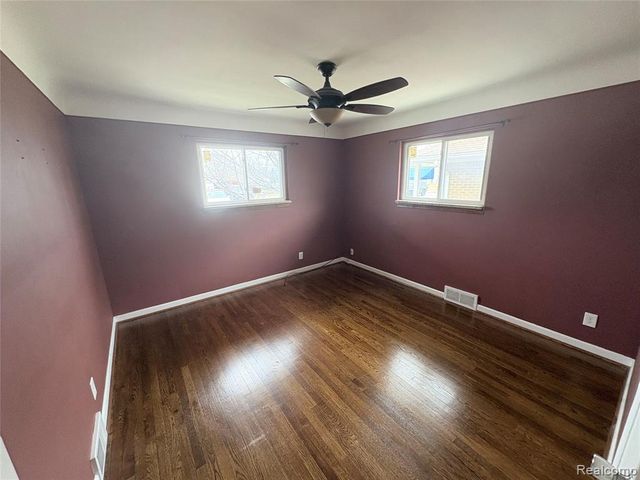 22435 Lange Street, Saint Clair Shores, MI 48080