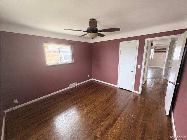 22435 Lange Street, Saint Clair Shores, MI 48080