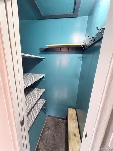 22435 Lange Street, Saint Clair Shores, MI 48080